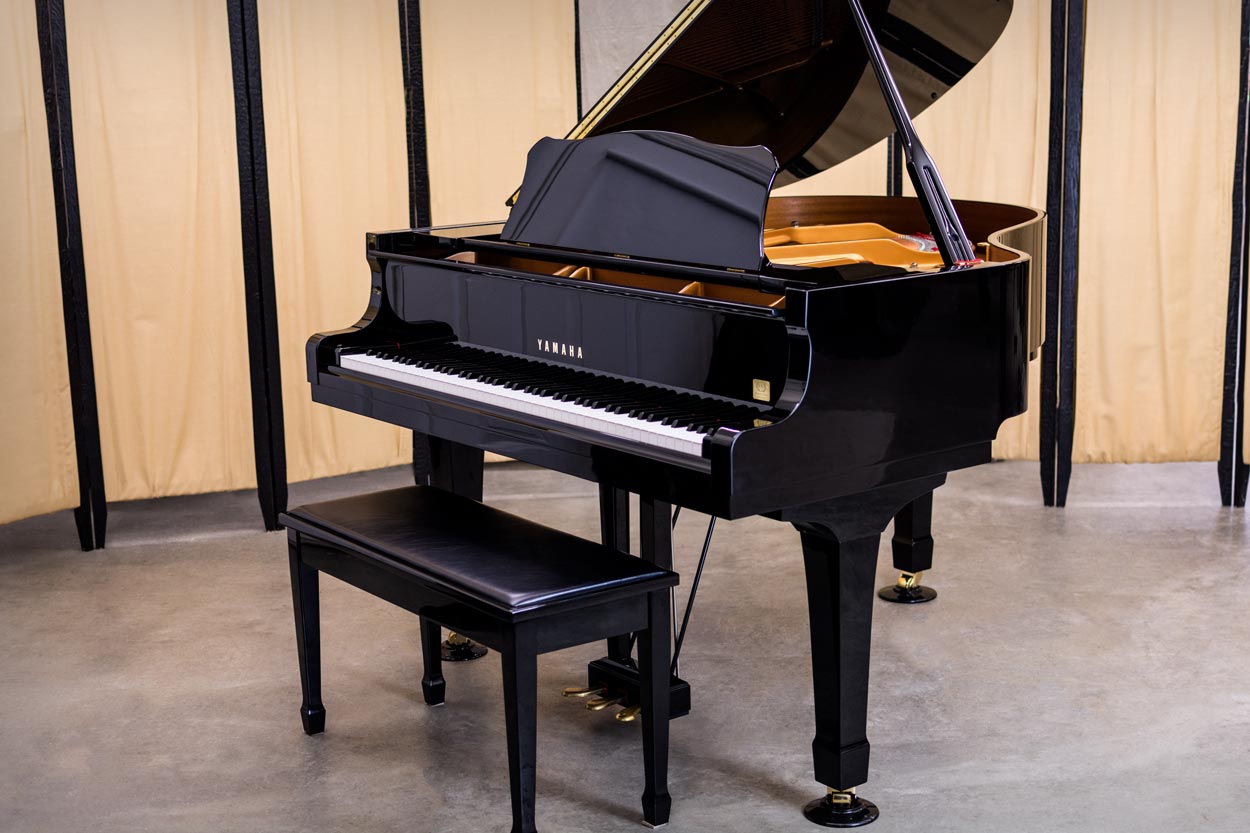 2000 Yamaha C-1 Grand Piano for Sale