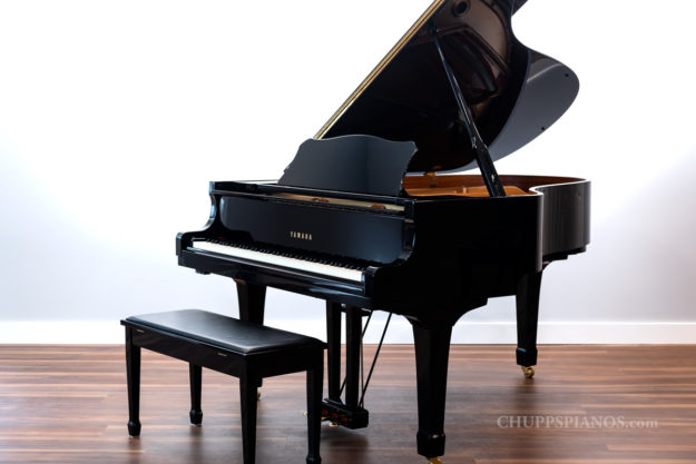 1995 Yamaha C3 Grand Piano #5379854 Polished Ebony - For Sale